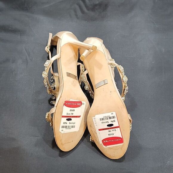 BRAND NEW BADGLEY MISCHKA JEWELED T-STRAP WOMEN"S SANDALS - Picture 10 of 16